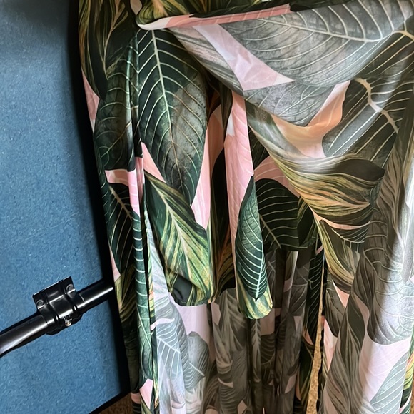 Show me your mumu size extra small  Bronte open side dress - Picture 3 of 6